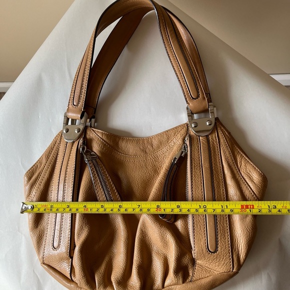 B Makowsky Carmel pebbled leather med double strapped hobo/handbag EUC - Picture 8 of 9
